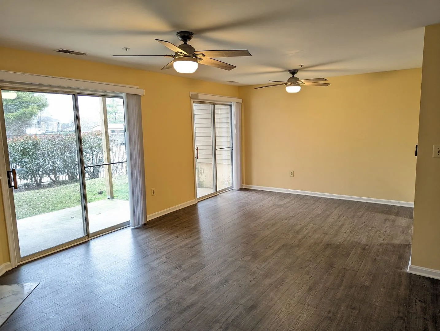 Extremely well cared for ground level condo available late October! — Photo 4
