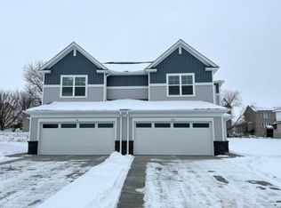 5413 Queens Dr NW, Rochester, MN 55901