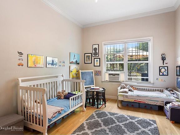 4th image of 206 Montrose Ave #1