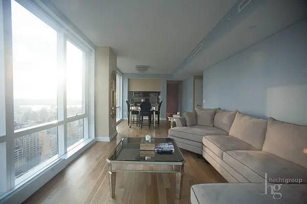 Rented by Hecht Group | media 3