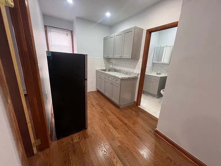 334 Summit Ave #1 — Photo 7