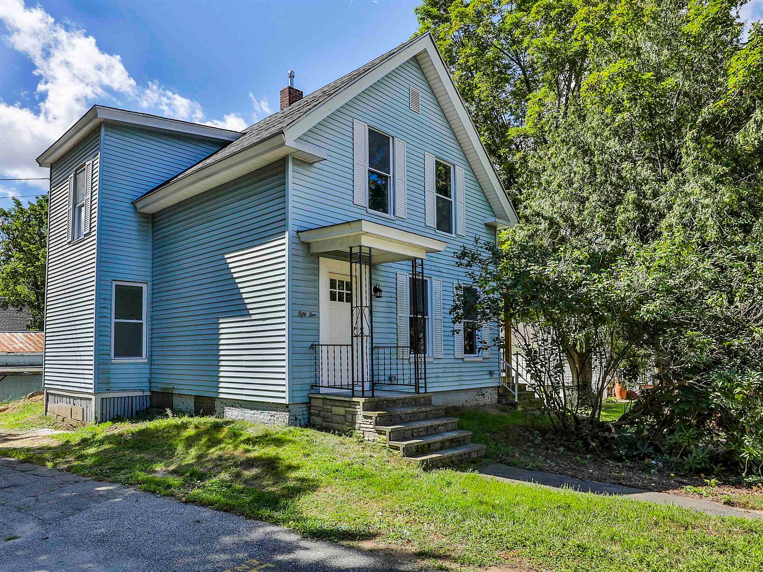 55 Cottage Street, Laconia, NH 03246 Zillow