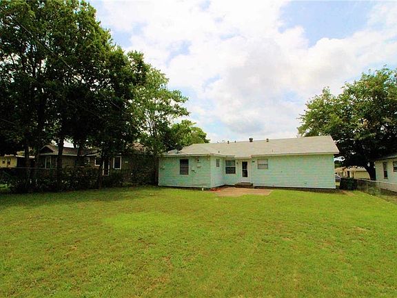 5th image of 809 Armstrong Dr