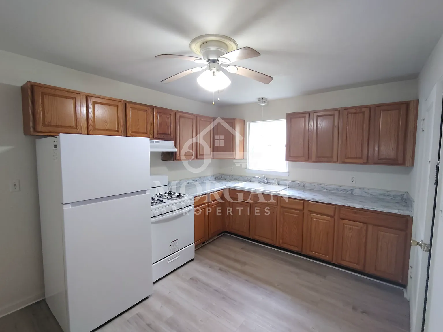618 Henry St - - — Photo 3