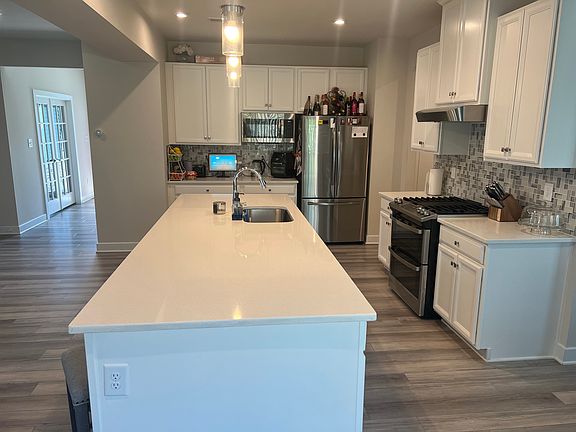 3rd image of 8512 Kingsland Park Dr