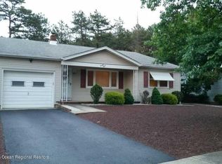 28 Upton Ct, Toms River, NJ 08757