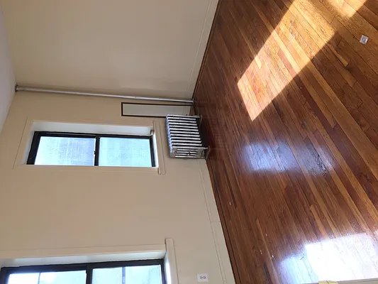 Rented by Lang Realty LLC | media 6