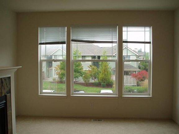 3rd image of 16028 NE 94th Way #1203