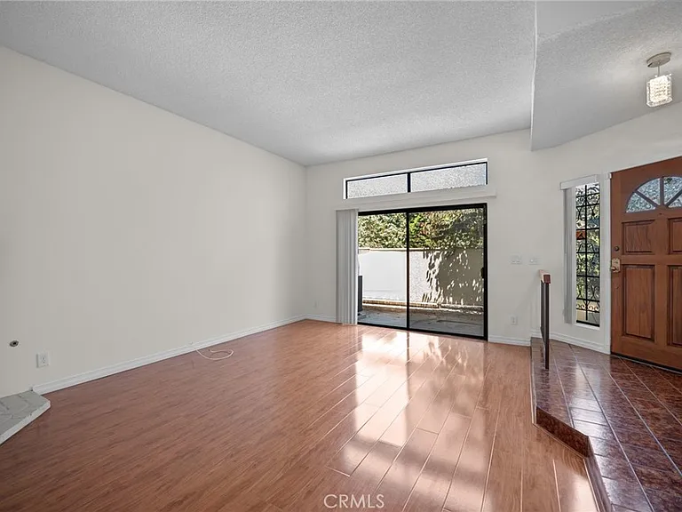 7100 Balboa Blvd #803 — Photo 8