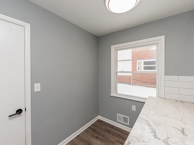 2539 Warrensville Center Rd — Photo 22