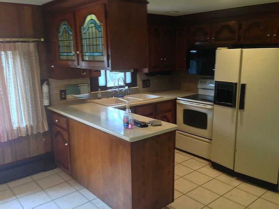 5th image of 56 Maribeth Dr
