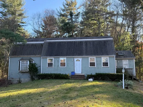 53 Bridge St, Raynham, MA 02767