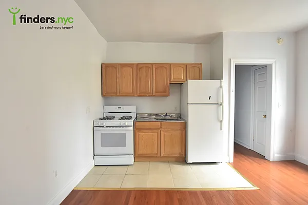 Rented by Clove Realty LLC | media 2