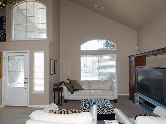 5th image of 534 Chablis Dr
