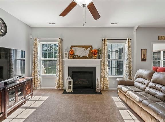 5th image of 8627 Sedgeburn Dr