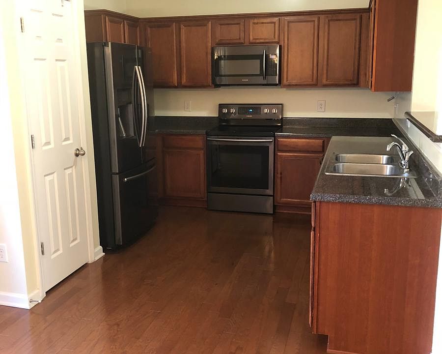 2nd image of 8319 Rossi Rd