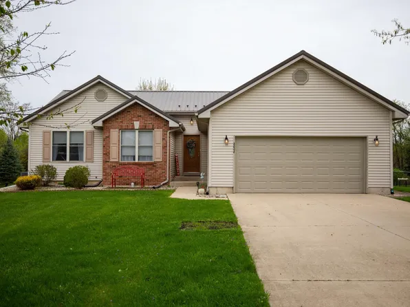2008 Felix Pl, Plymouth, IN 46563