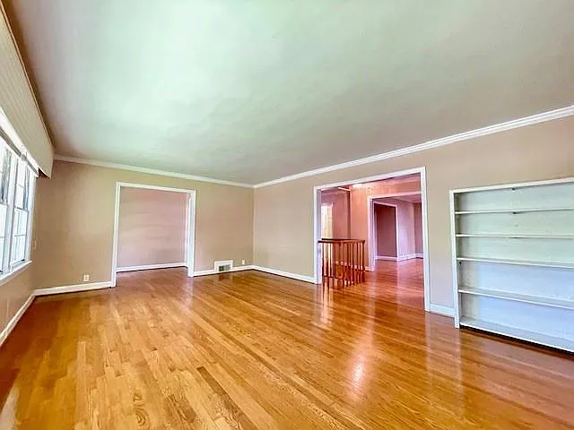 5 bed, 3.0 bath, 4261 sqft, $3,495 — Photo 3