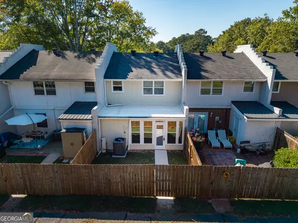 1095 Eastview Cir NE, Conyers, GA 30012