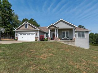 405 Cedar Point Rd, Galatia, IL 62935