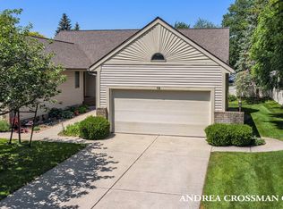 12 Summit Park Dr, Spring Lake, MI 49456