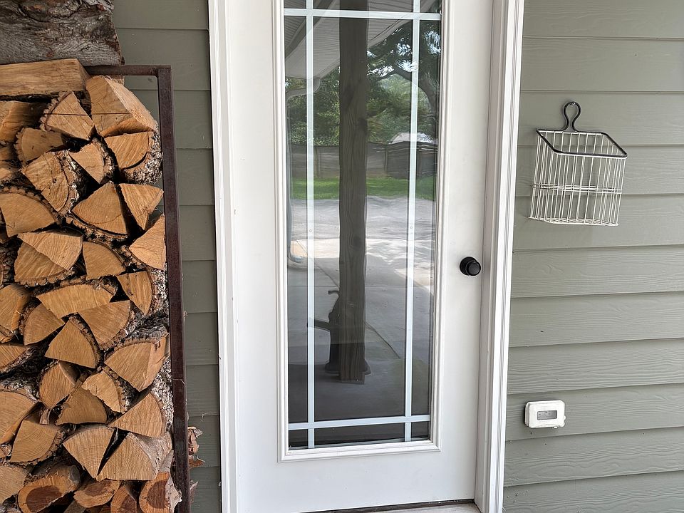 1st image of 2542 Stinson Rd #2542A