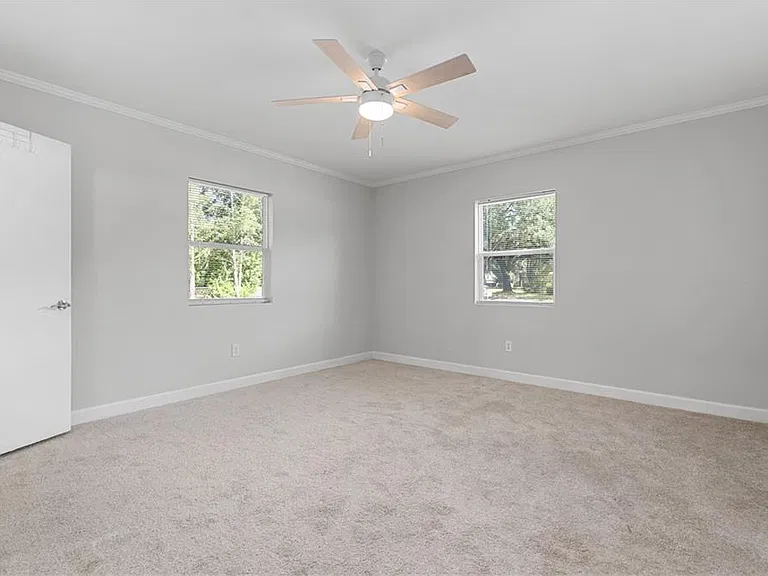 2762 Hillcrest Rd — Photo 16