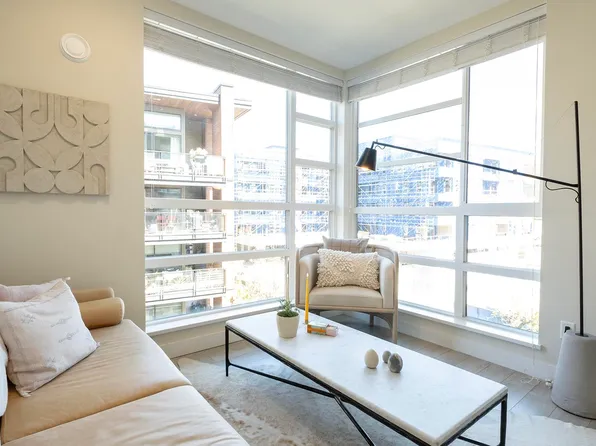 719 W 3rd St #409, North Vancouver, BC V7L 1G8