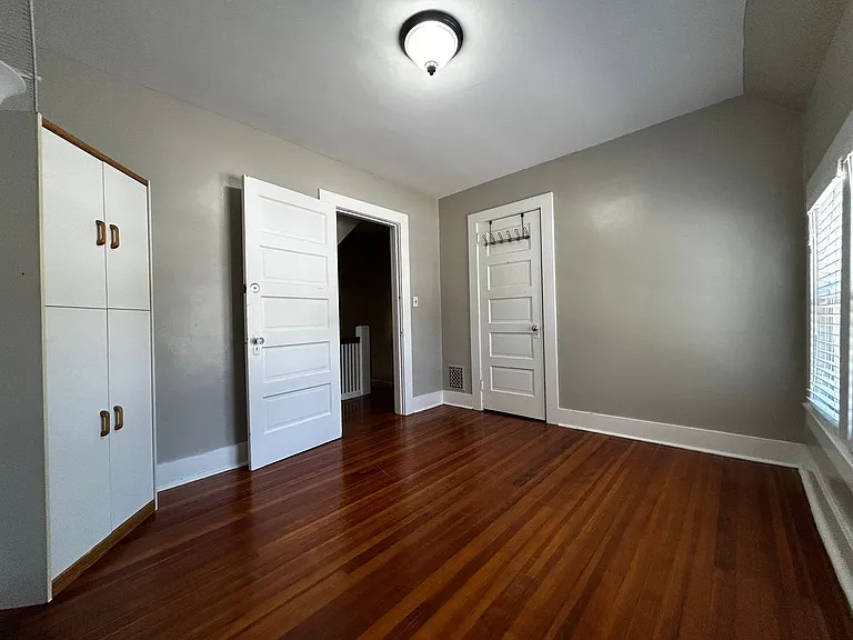 111 N Main St — Photo 7