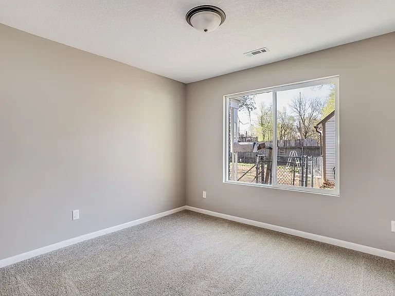 1832 S Washington Ave — Photo 9