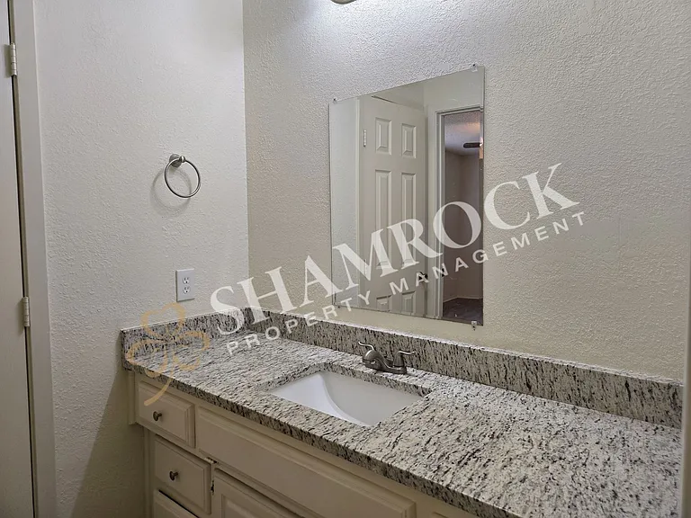 10709 Apache Dr — Photo 9