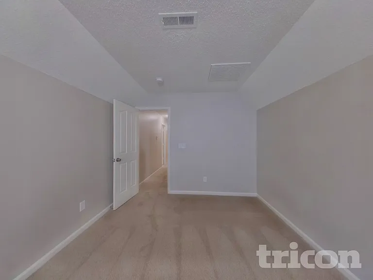 10527 Madison Park Dr — Photo 15