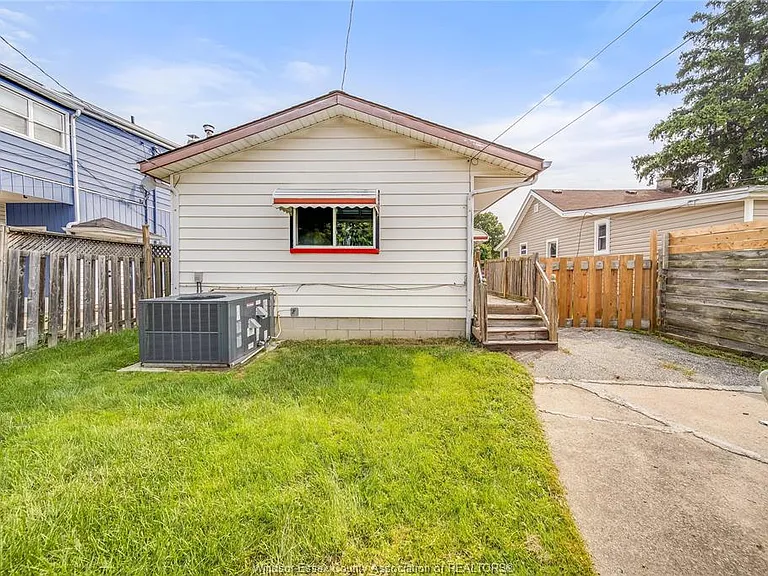 2669 Parent Ave — Photo 33