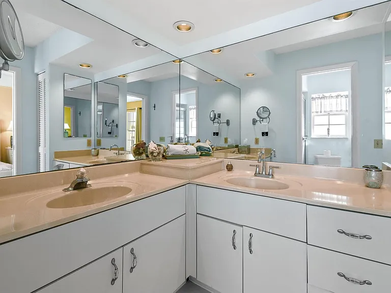 1216 Ocean Dunes Cir — Photo 37