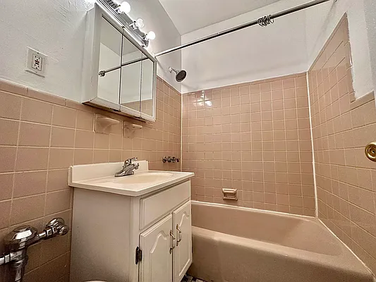 Rented by Oxford Property Group | media 15