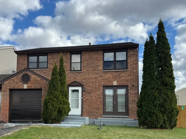 1354 Georgetown Dr, Carol Stream, IL 60188