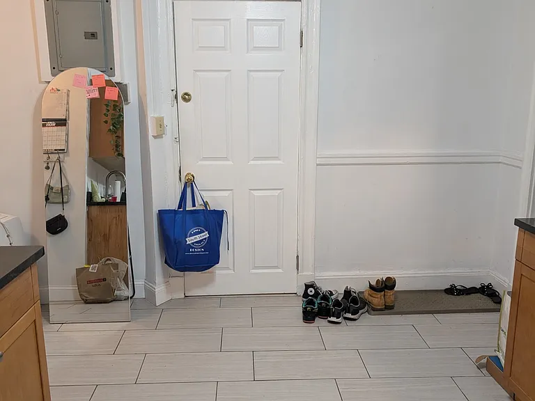 220 Hanover St #3 — Photo 8