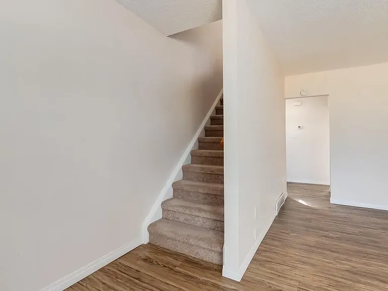 225 Upland Dr SE — Photo 10