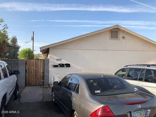 2nd image of 2921 E Mobile Ln