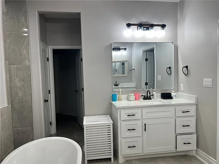 4006 Talbot Dr — Photo 23
