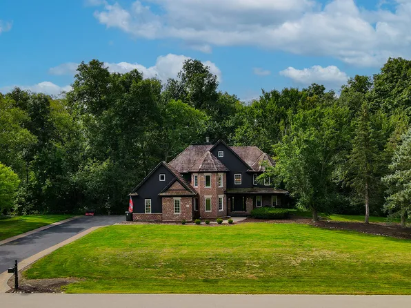 63 Oak Creek Dr, Yorkville, IL 60560