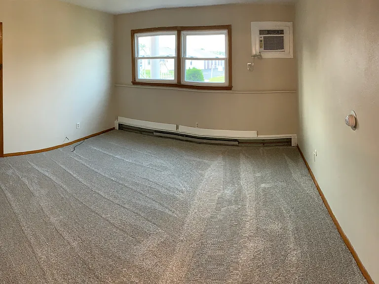 350 2nd Ave E #2 — Photo 8