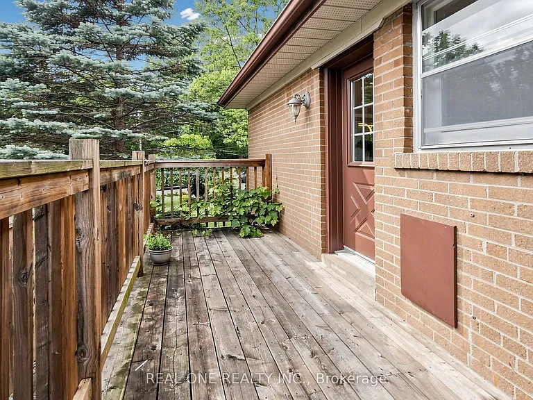 49 Bayview Pkwy — Photo 34