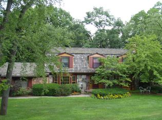 566 Whitehall Rd, Bloomfield Hills, MI 48304