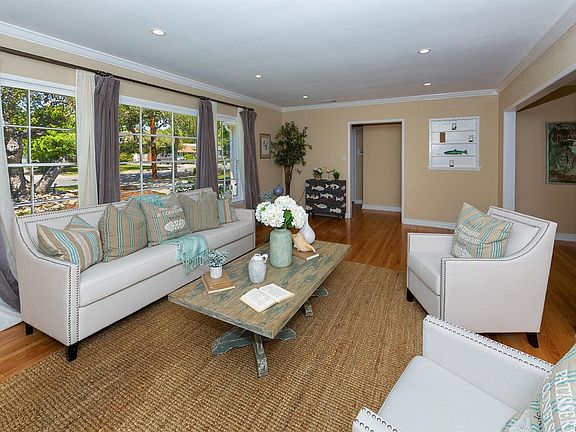 3rd image of 550 Eaton Dr