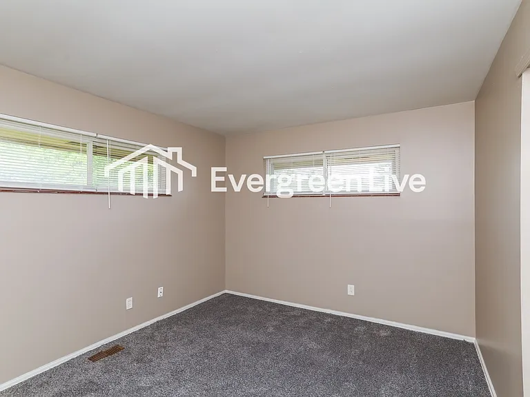 2305 Compton Rd — Photo 11