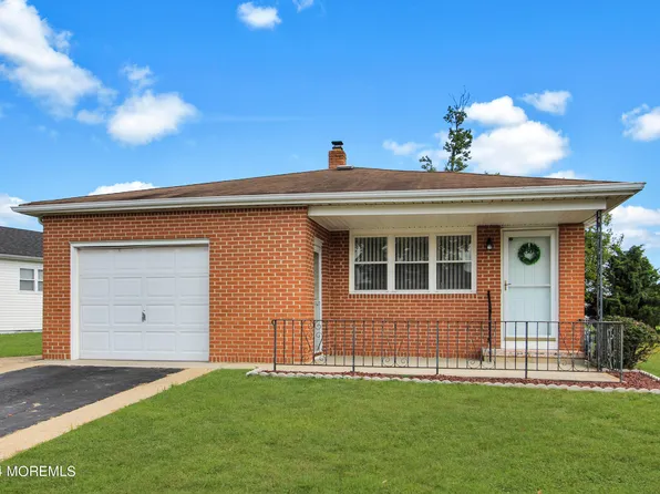 30 Roman Street, Toms River, NJ 08757