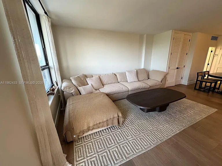 10185 Collins Ave #323 — Photo 3