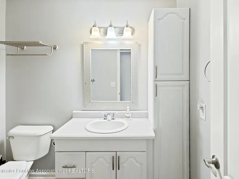 6174 Rutherford Ave — Photo 4