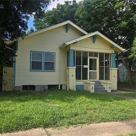 1st image of 2644 Acacia St